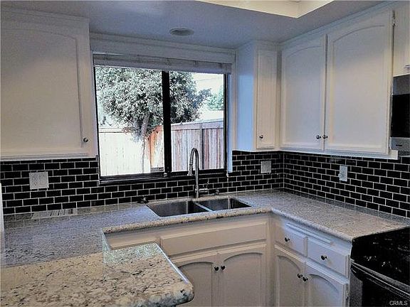 4th image of 2524 Elden Ave
