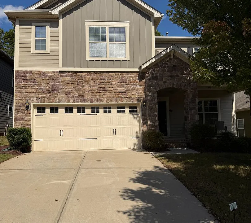 1556 Spring Blossom Trl