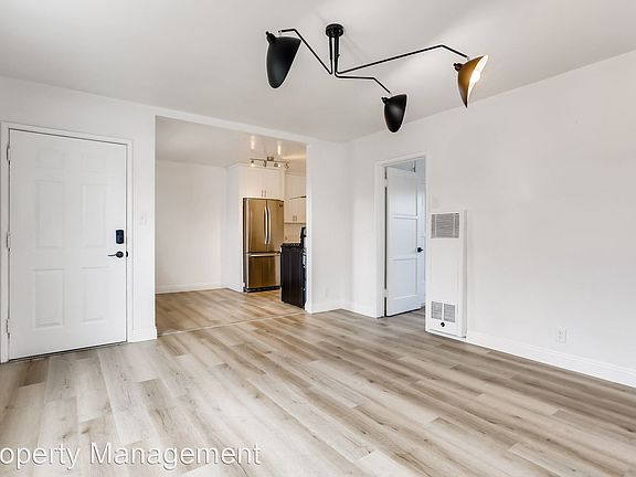 3rd image of 230 N Berendo St #8709831