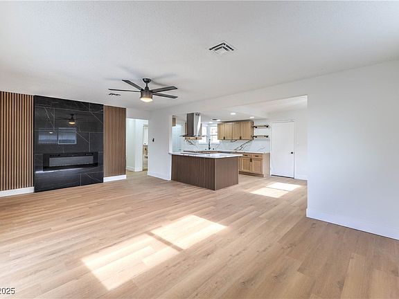 5th image of 109 Hyacinth Ln