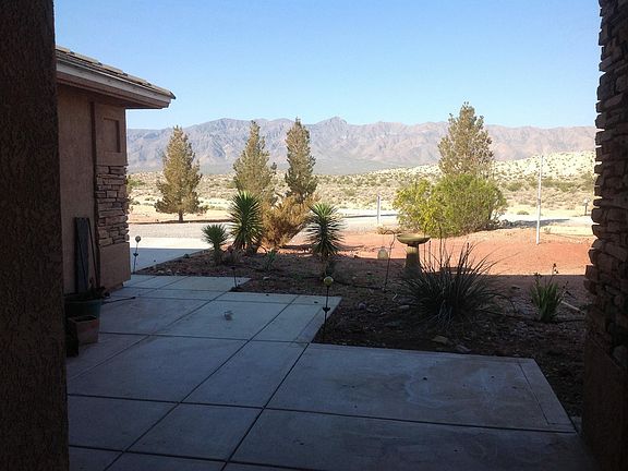 Front Patio Walk way