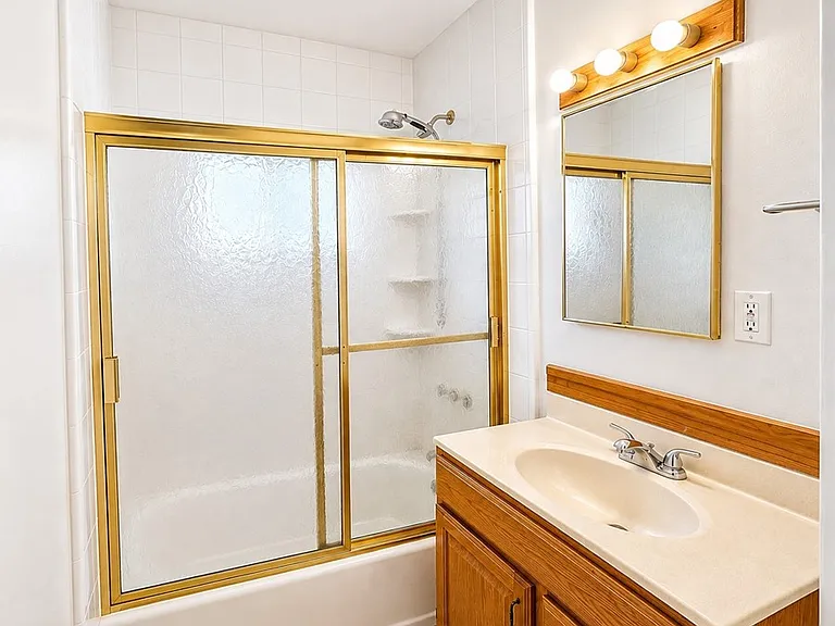 20355 Itasca St — Photo 10