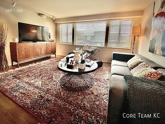 2nd image of 1020 W 44th St APT 6