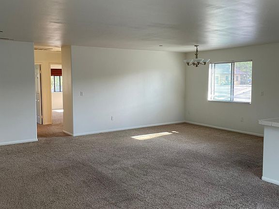 4th image of 1069 E Santa Clara St #B