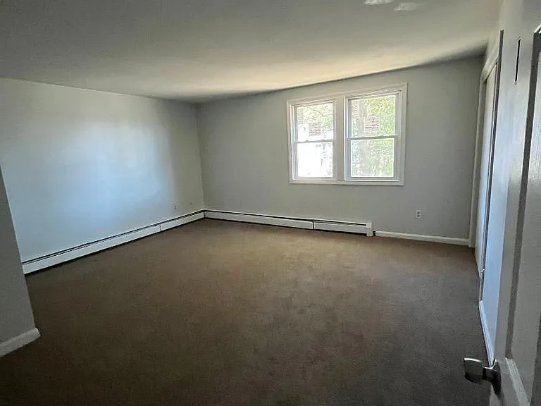 67 Elmore St #67 — Photo 9