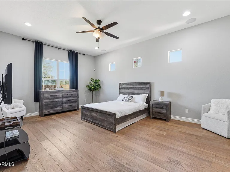 4254 E Valencia Dr — Photo 23