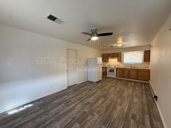2nd image of 309 Sierra Dr SE #304