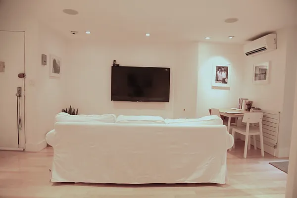 Rented by Allen Harris, LREB | media 2