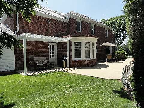 1st image of 107 Seaman Ave