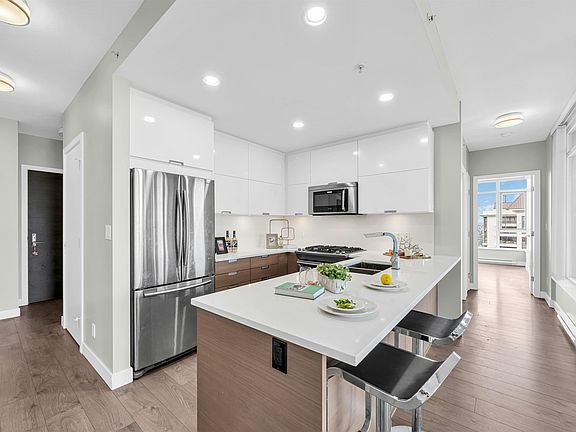 4th image of 2077 Rosser Ave #2705