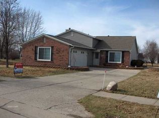 832 Sable Creek Ln, Greenwood, IN 46142