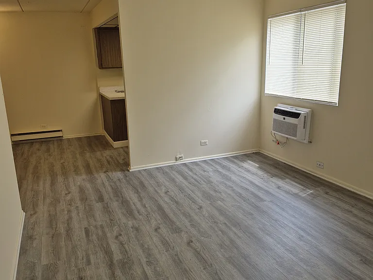 7416 Franklin St #2 — Photo 3