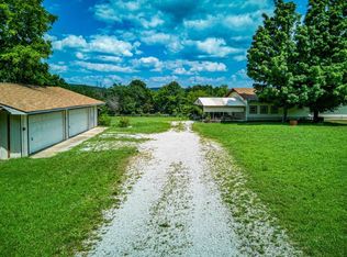 110 Penix Dr, Lead Hill, AR 72644