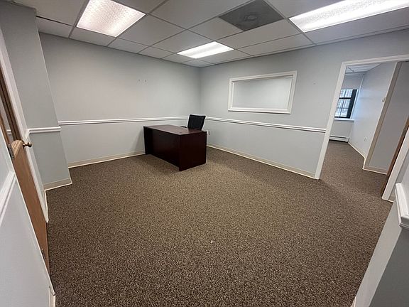 3rd image of 31-71 Lake St #151