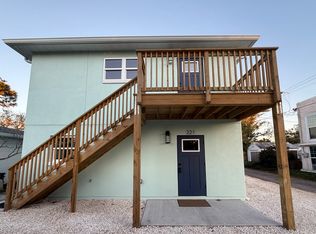 225 37th St N #221, Saint Petersburg, FL 33713