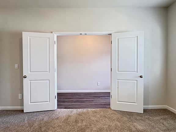5th image of 30 Bur Oak Blvd