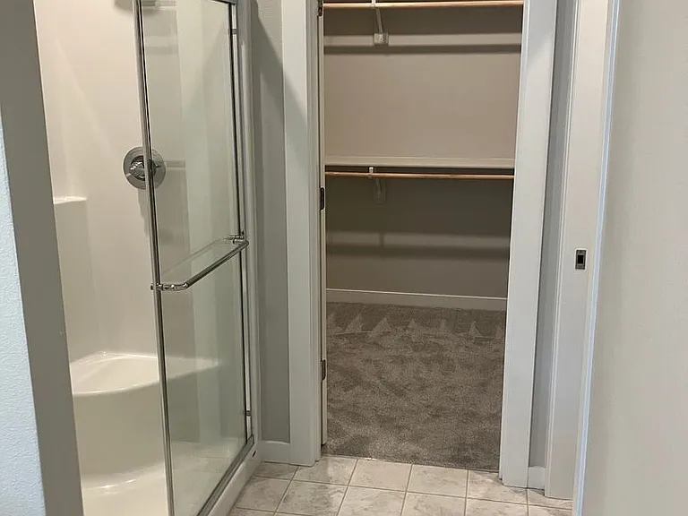 3731 Village Center Dr — Photo 18