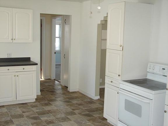 5th image of 216 Avenue H
