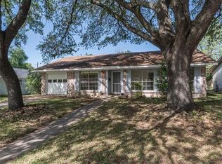 2002 Pompton Dr, Austin, TX 78757