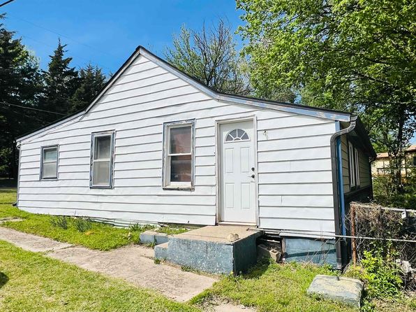 6 Cherry St, Marion, KS 66861