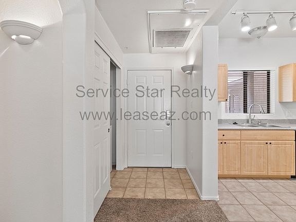 3rd image of 920 E Devonshire Ave #1001