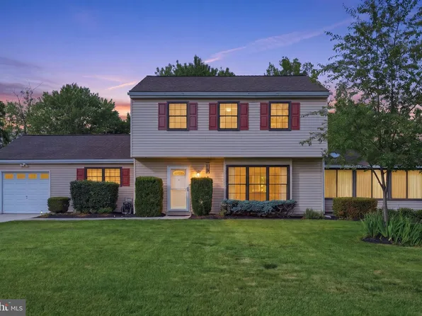 2049 Hawthorne Ln, Hatfield, PA 19440