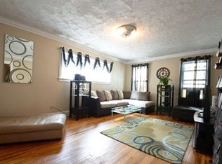 1983 N Summit Ave UNIT 24, Milwaukee, WI