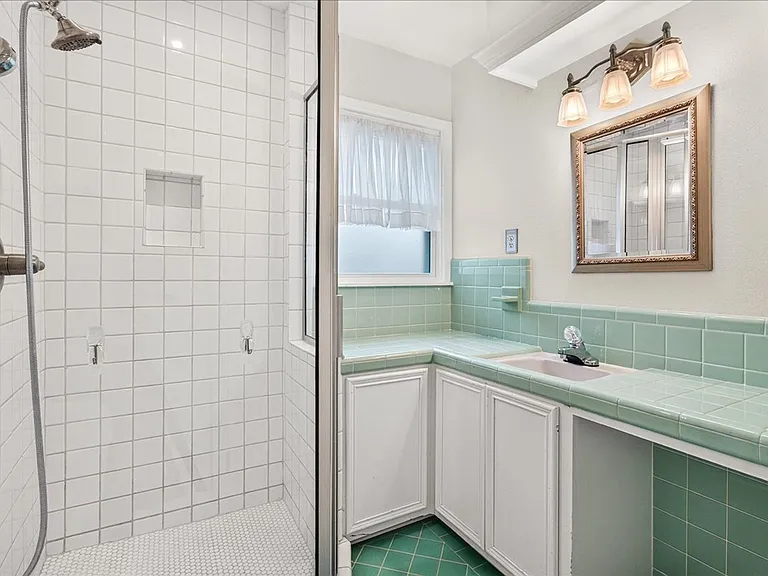 609 Peerman Pl — Photo 44