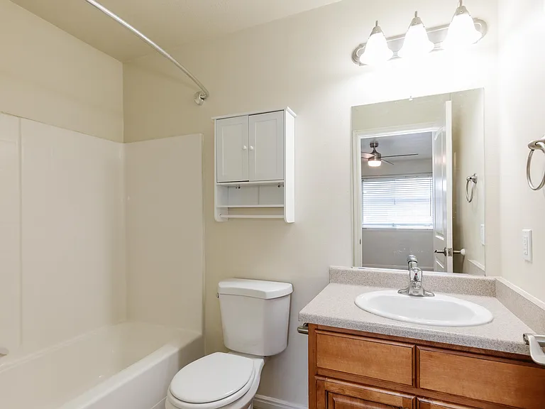 484 W 1490 N #102 — Photo 14