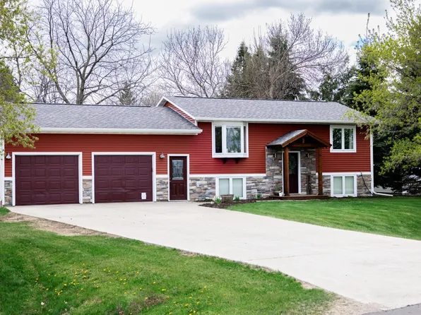 1312 Moor Stone Dr NE, Alexandria, MN 56308