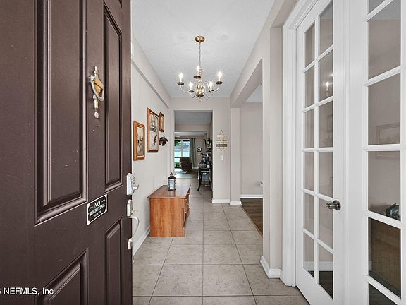 4th image of 15791 LEXINGTON PARK Boulevard