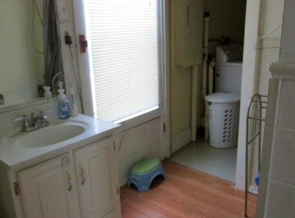 4th image of 117 E Maple Ave