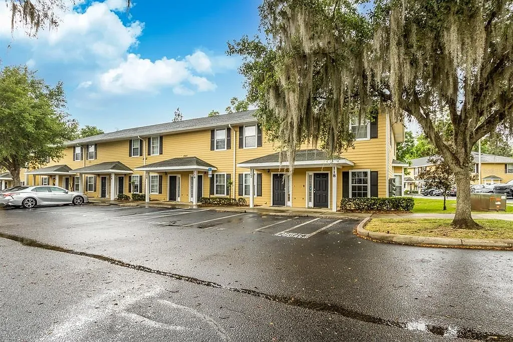 SW 35th Pl, Gainesville — Photo 1