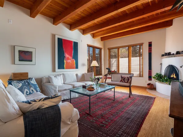 268 Camino Del Olmo, Santa Fe, NM 87501