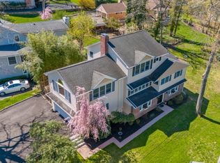 22 Lakeview Ter, Watchung, NJ 07069