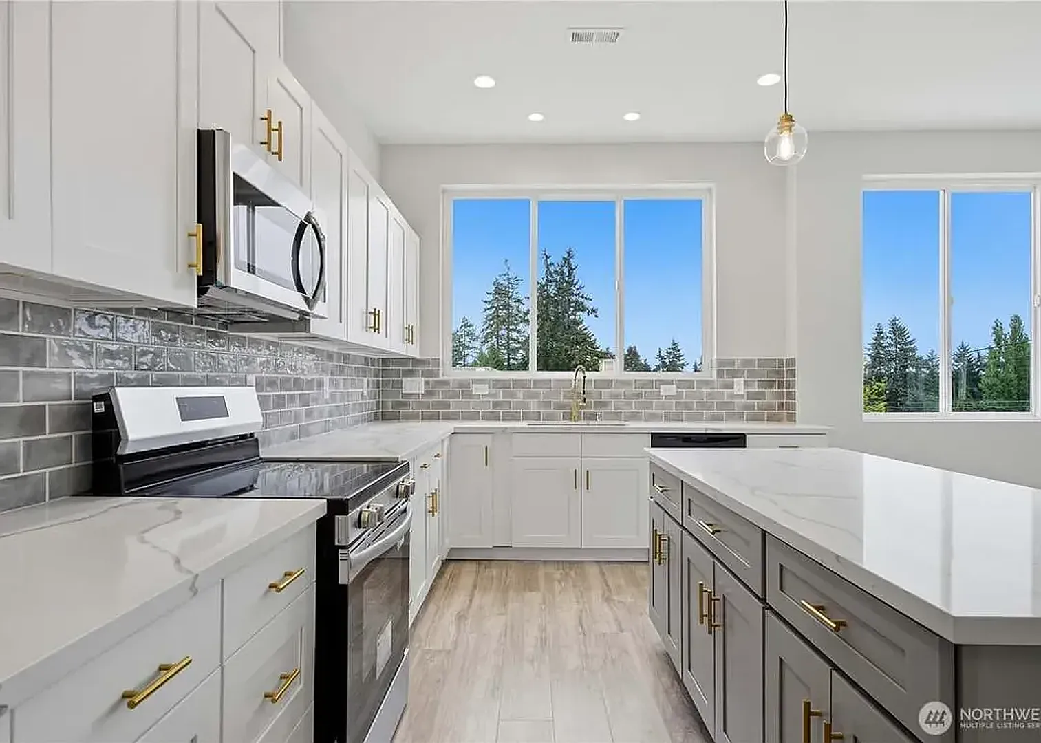 Beautiful 3 Bed, 3 Bath Home! — Photo 3