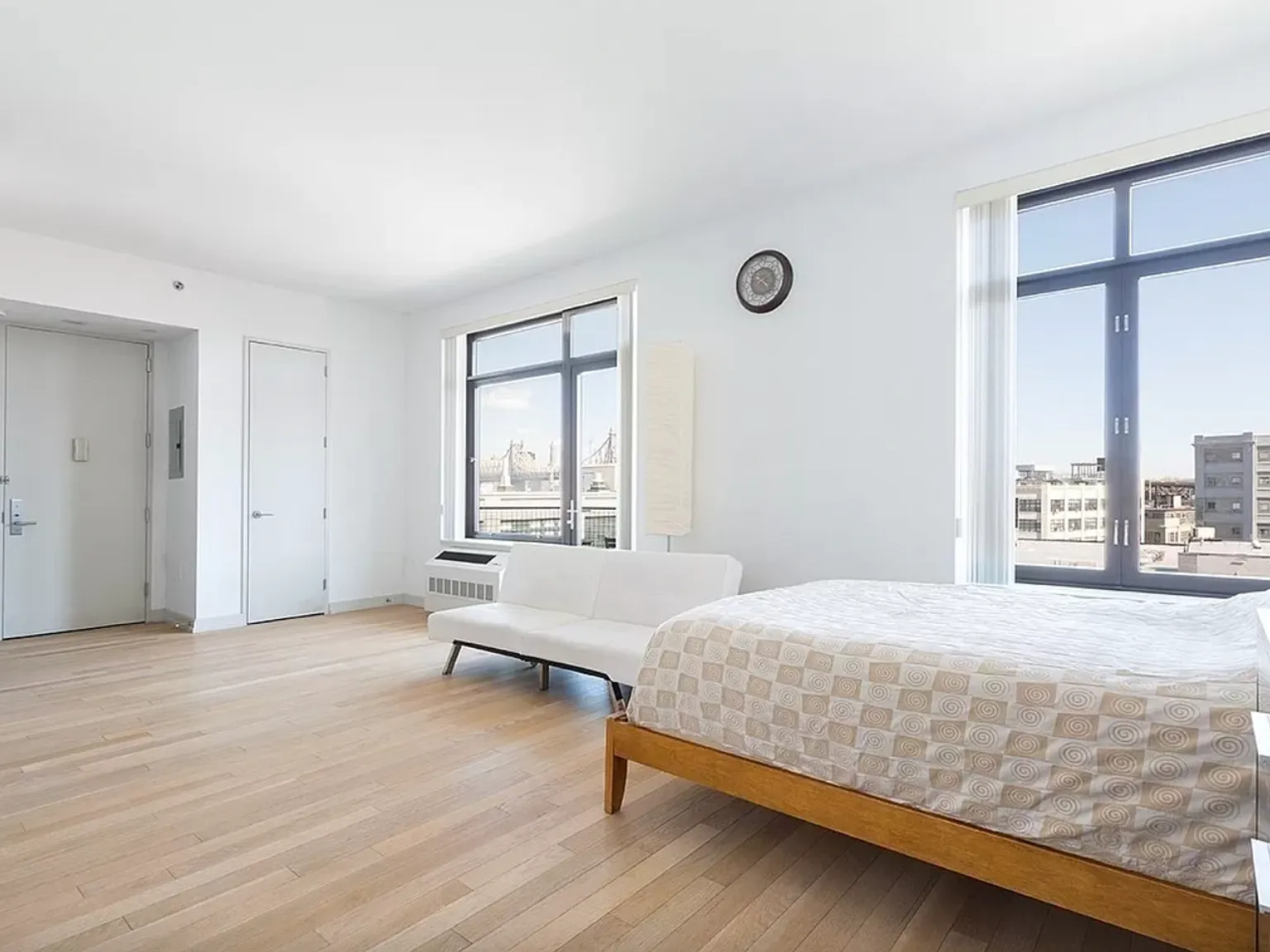 21-45 44th Drive — Photo 3