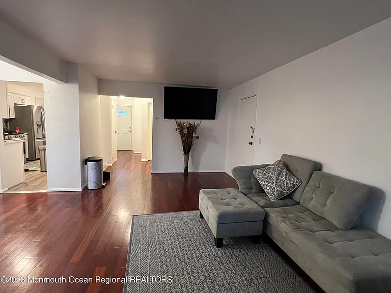 2 Lk Ave — Photo 22