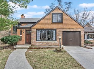 559 Selborne Rd, Riverside, IL 60546