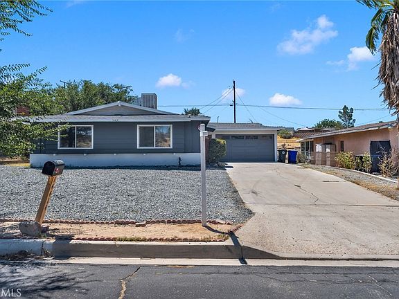 2nd image of 14414 Hesperia Rd