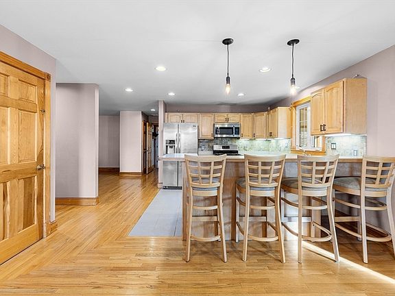 4th image of 7 Deerfield Ln