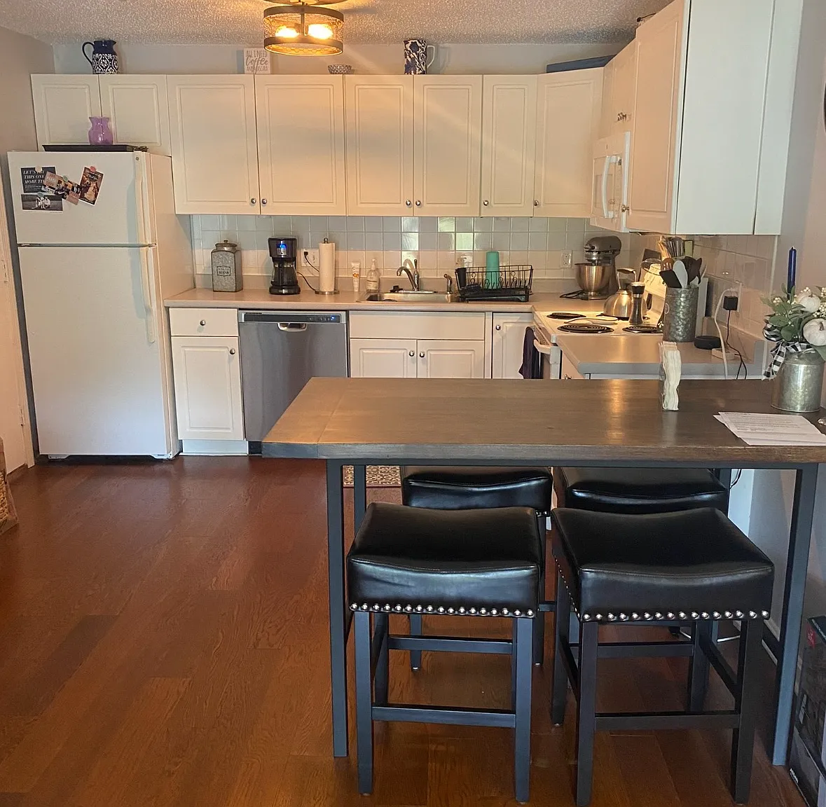 2 bed, 745 sqft, $2,800 — Photo 2