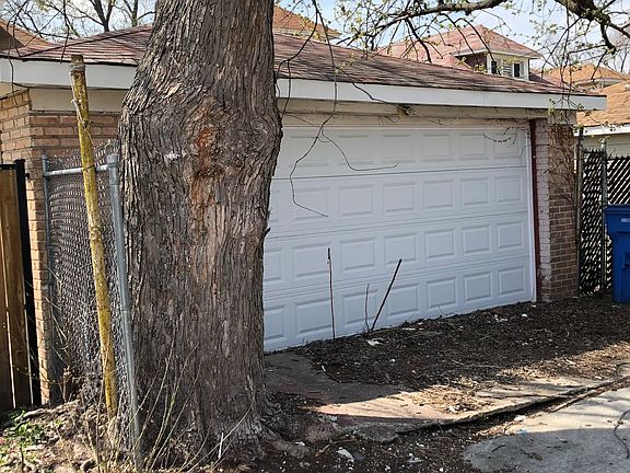 5th image of 10221 S Peoria St