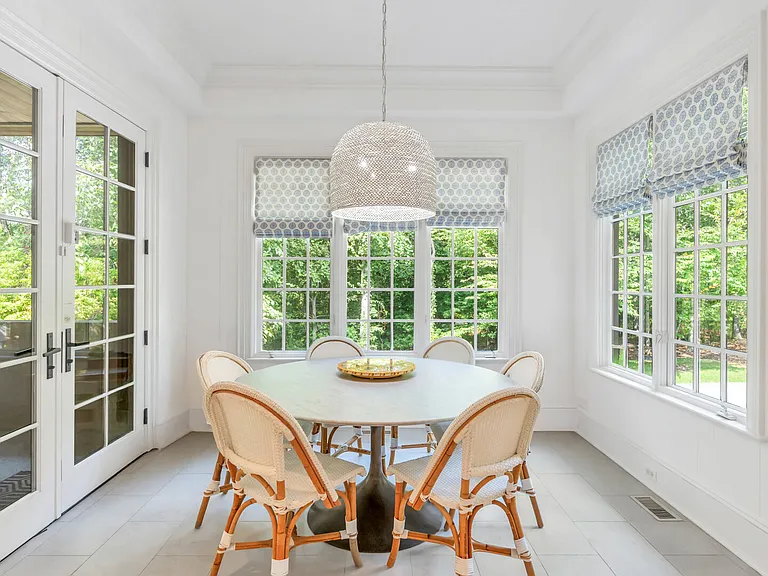 52 Edge Of Woods Rd — Photo 12