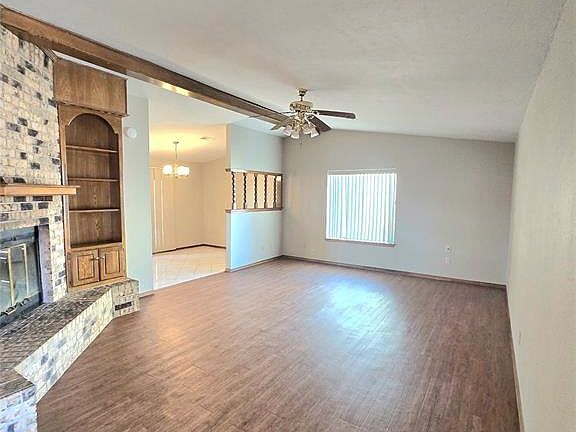 3rd image of 1421 Savannah Cir