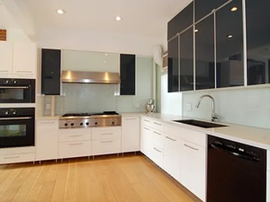 Sold by Citi Habitats | media 12