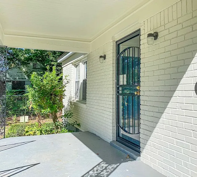 1654 E McLemore Ave — Photo 2
