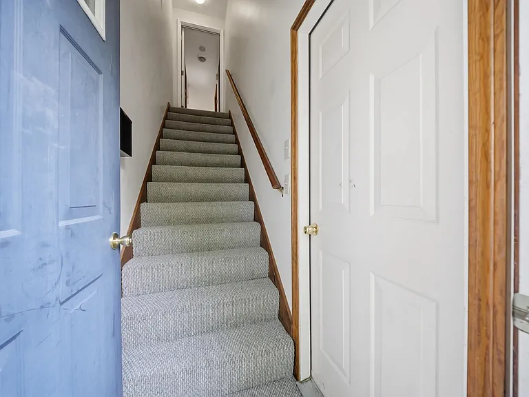 33 Elwood Ave #B — Photo 13