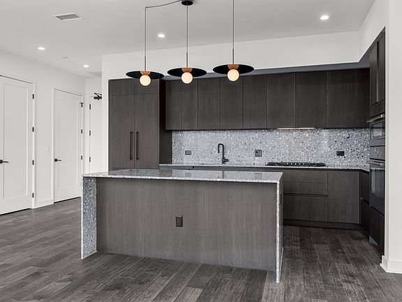 4th image of 84 East Ave #4005