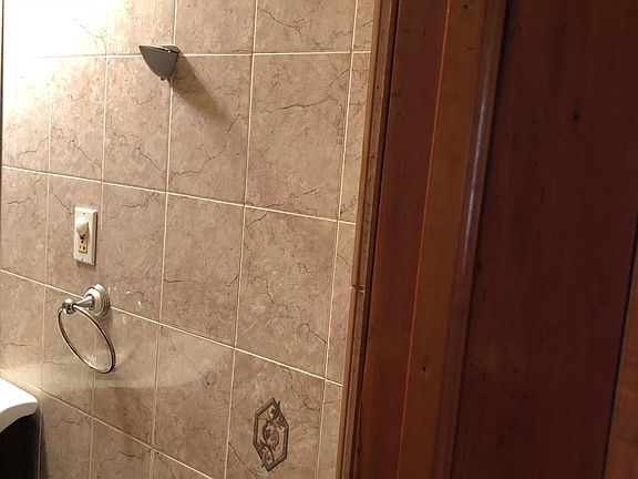 5th image of 8555 88th St